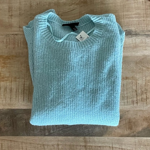 Lane Bryant Light Blue Lightweight Sweater Scalloped Hem Size 14/16 NWT - Picture 1 of 8